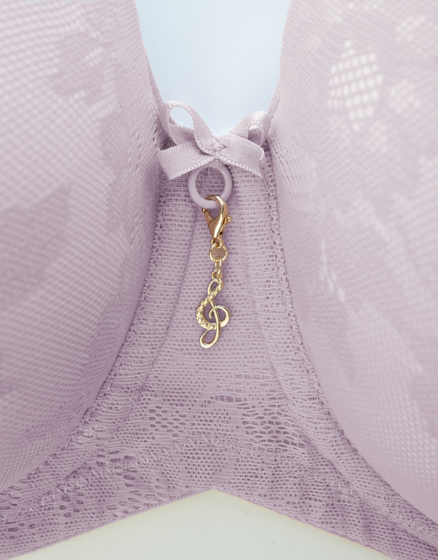 Bra Charm "Motsi Music"