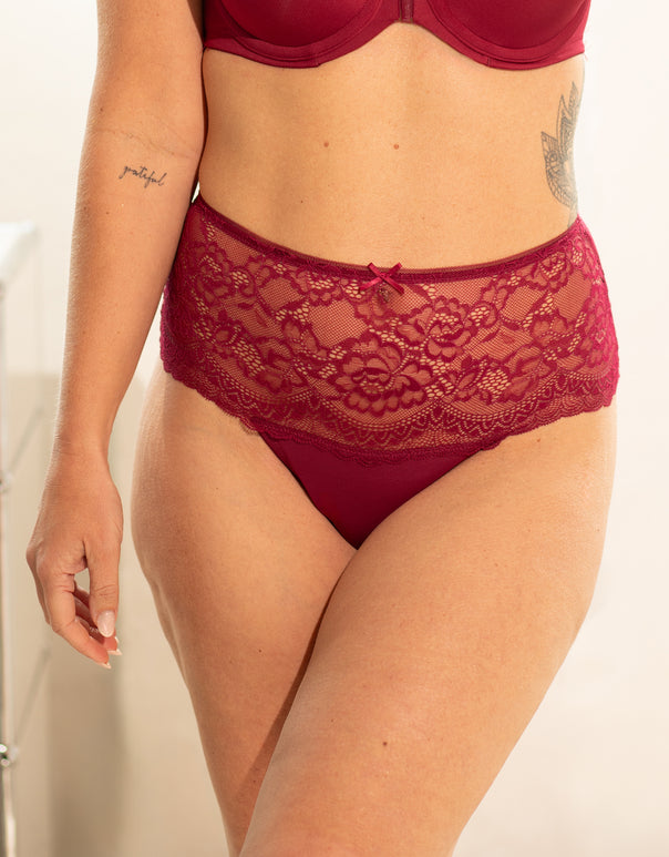 High-String "Lace Basic" bordeaux