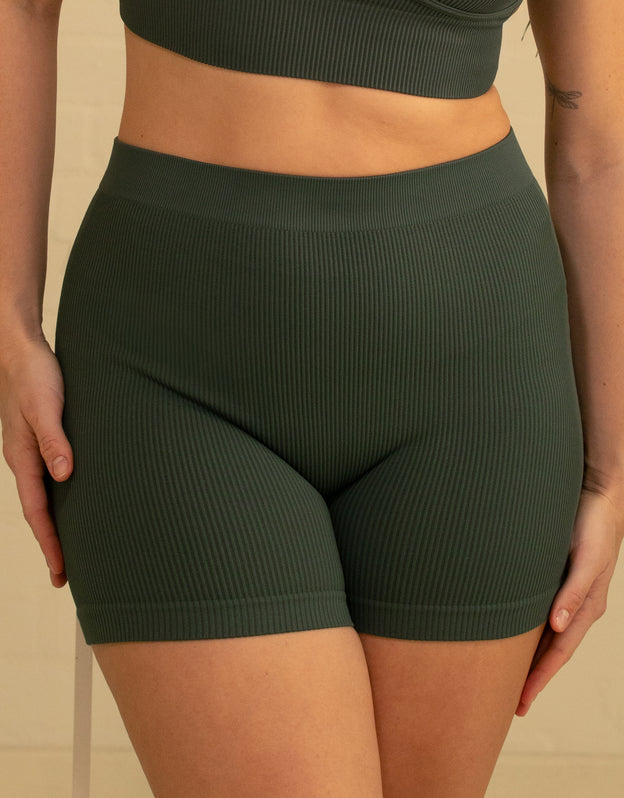 High-Waist-Shorts-Set 2x Freeda Black/Olive